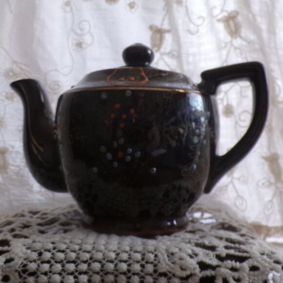 Vintage Japanese Red Ware Hand-painted  Teapot - Picture 9 of 13